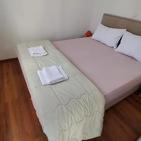 Apartamento 7 *